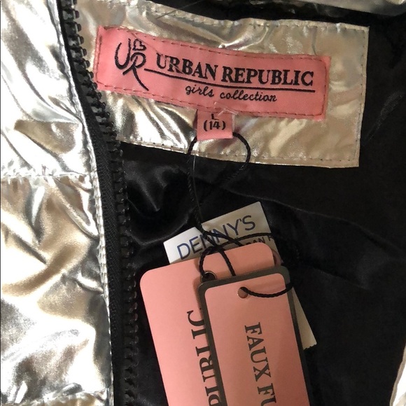 Faux fur winter vest size large - Picture 2 of 2